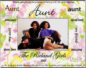 Aunt frame ©DLE, Inc.